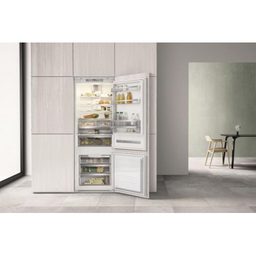 Холодильник с нижней морозильной камерой Whirlpool SP40 802 EU