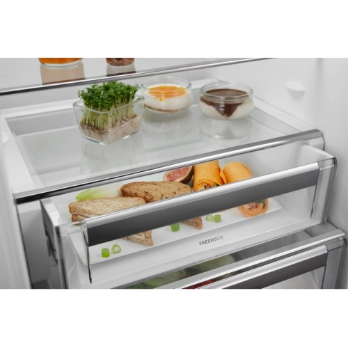 Холодильник с морозильником Electrolux RNS9TE19S