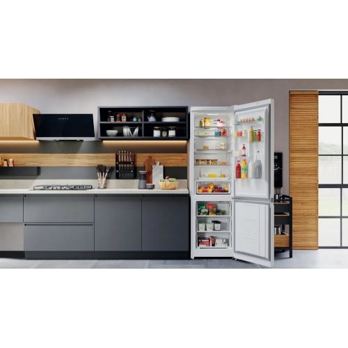 Холодильник Hotpoint-Ariston HTS 7200 W O3