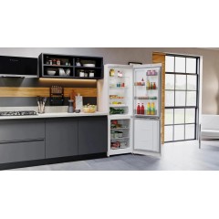 Холодильник с морозильником Hotpoint-Ariston HT 4180 M