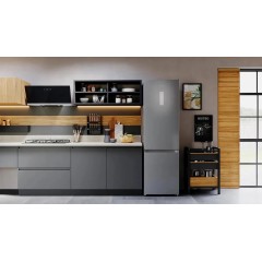 Холодильник с морозильником Hotpoint-Ariston HT 5200 S