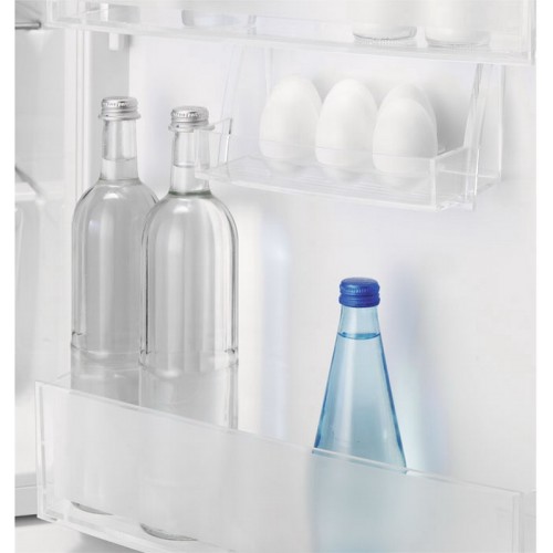 Холодильник с морозильником Electrolux LFB2AE88S1