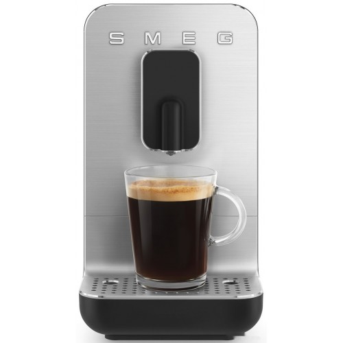Эспрессо кофемашина Smeg BCC01BLMEU