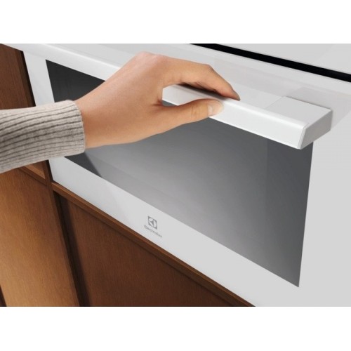 Микроволновая печь Electrolux MealAssist 700 LVM8E08V