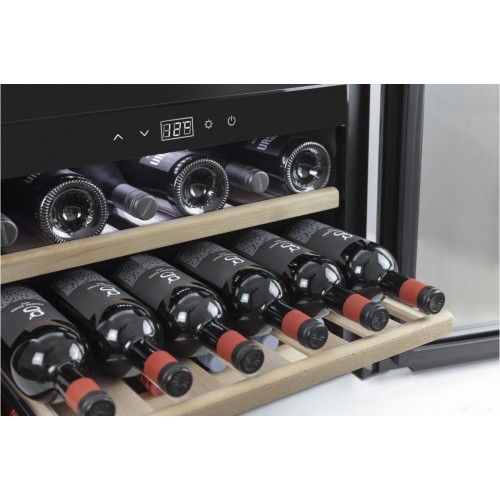 Винный шкаф Caso WineSafe 18 EB Inox