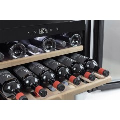 Винный шкаф Caso WineSafe 18 ЕB Black