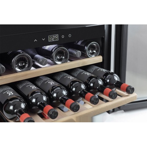 Винный шкаф Caso WineSafe 18 ЕB Black
