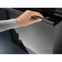 Духовой шкаф Electrolux SteamBake 600 EOD6F77WZ