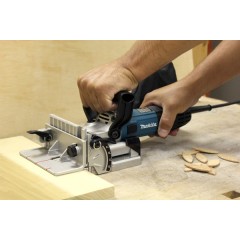 Фрезер Makita PJ7000