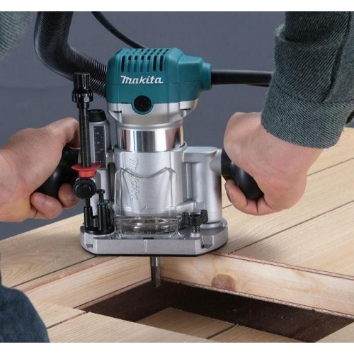 Фрезер Makita RT0700CX2