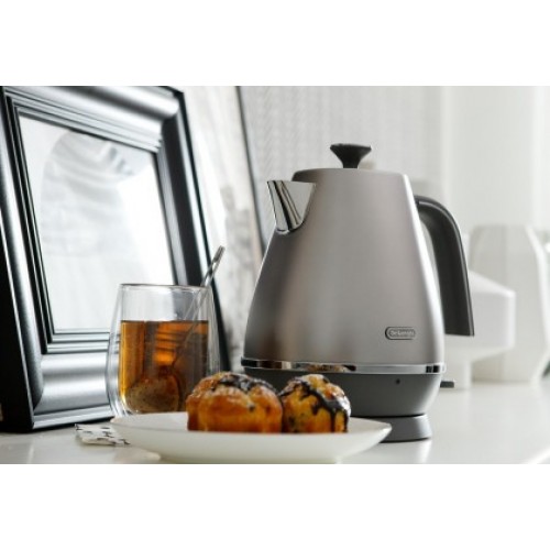 Электрический чайник Delonghi KBI 2001 S